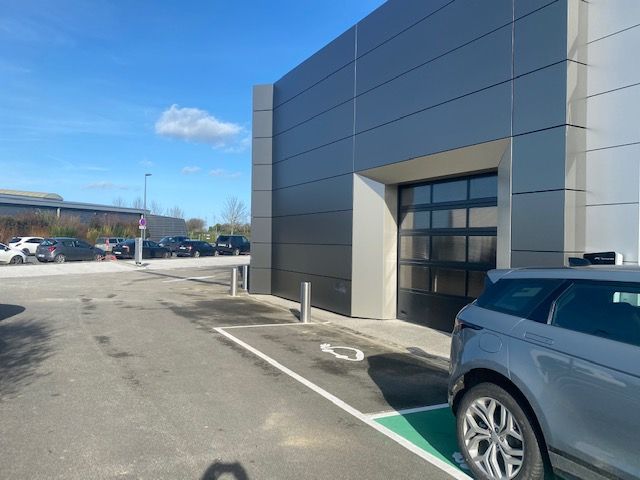 contenu/references/Concession automobile/11caenjlr/IMG_5033_resultat.jpg